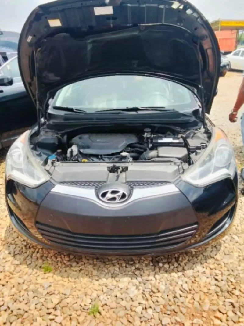 Hyundai Veloster   - 2015