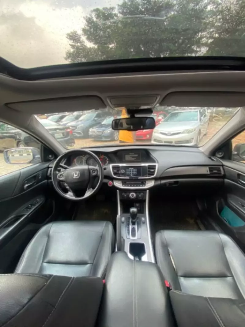 Honda Accord   - 2015