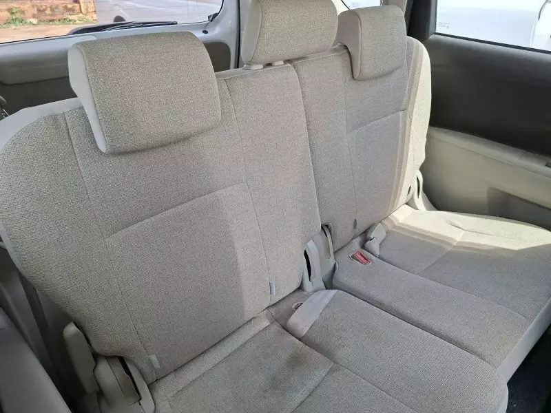 Toyota Passo Sette   - 2010