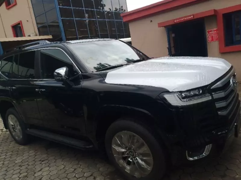 Toyota Land Cruiser   - 2025