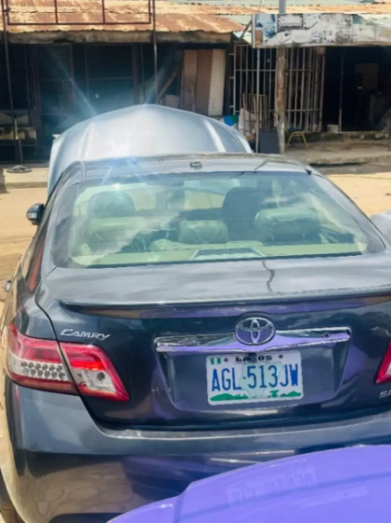 TOYOTA Camry   - 2011
