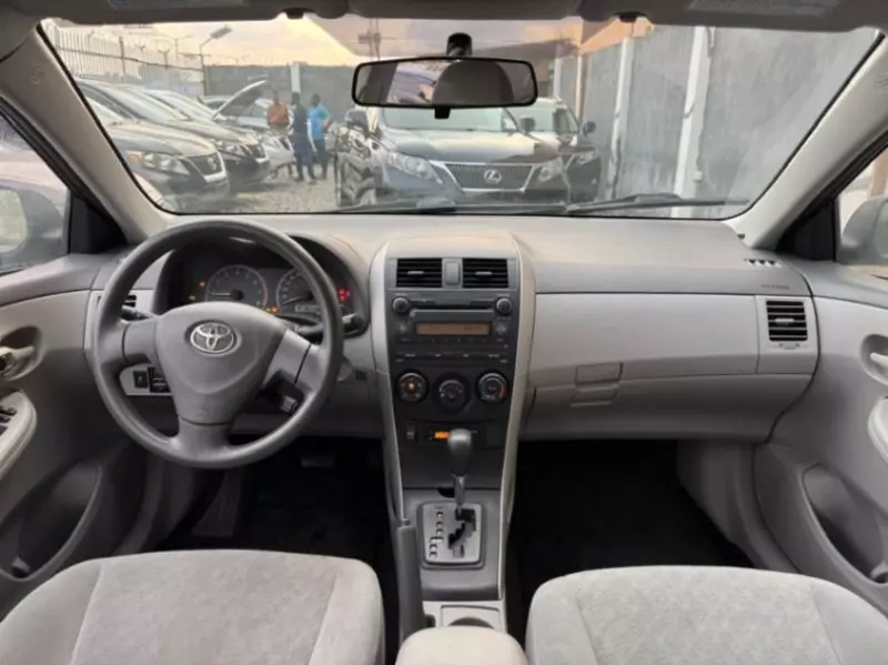 Toyota Corolla   - 2010