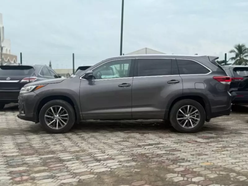 TOYOTA Highlander   - 2018