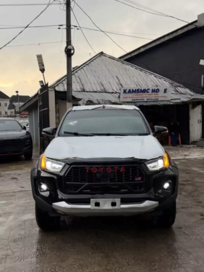 TOYOTA Hilux - 2020