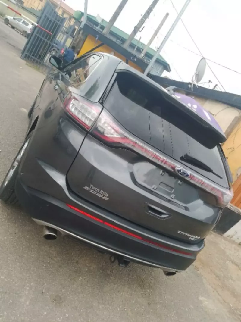 Ford Edge   - 2016