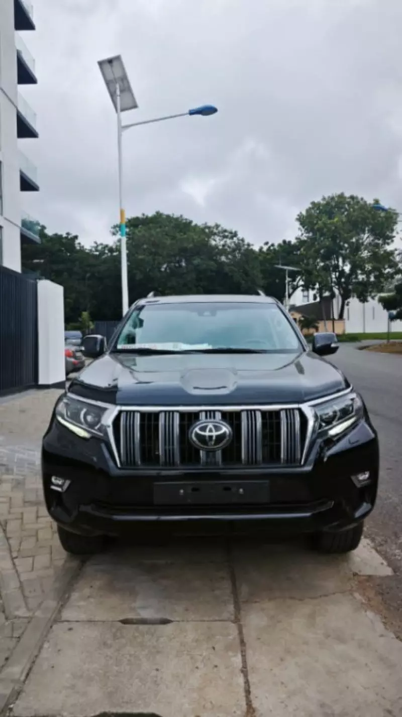 TOYOTA Landcruiser Prado - 2019