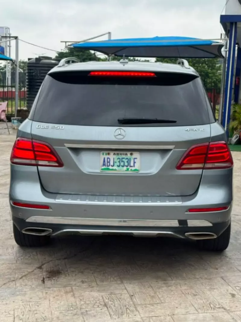 Mercedes-Benz ML 350   - 2012