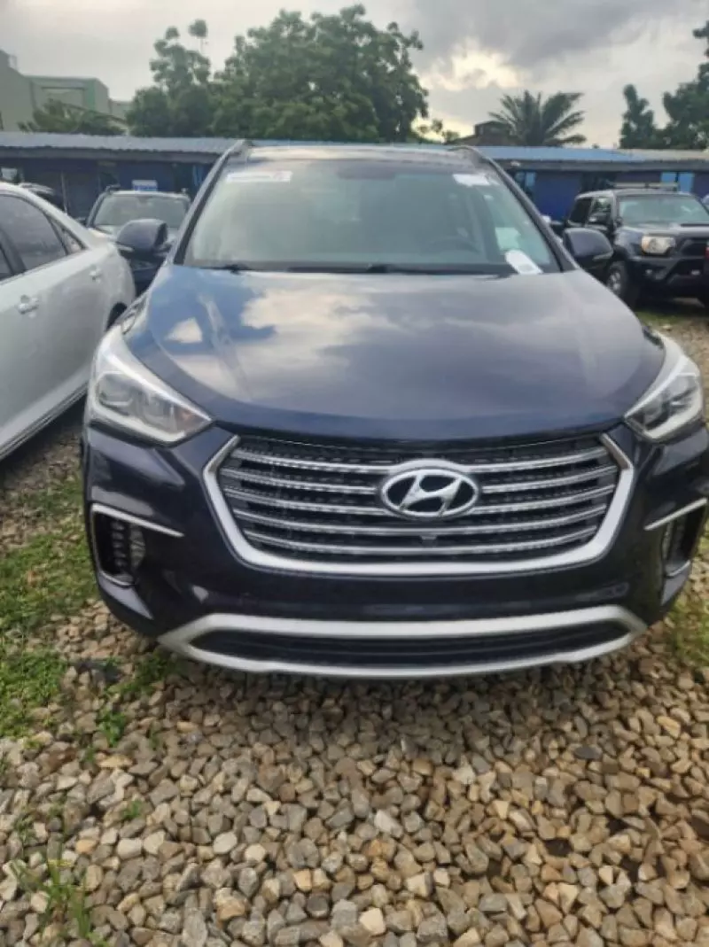 Hyundai Santa Fe   - 2017