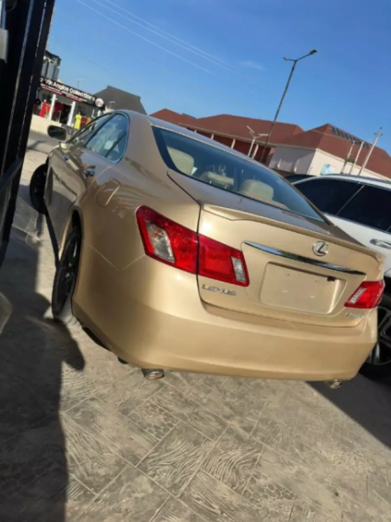 Lexus ES   - 2008