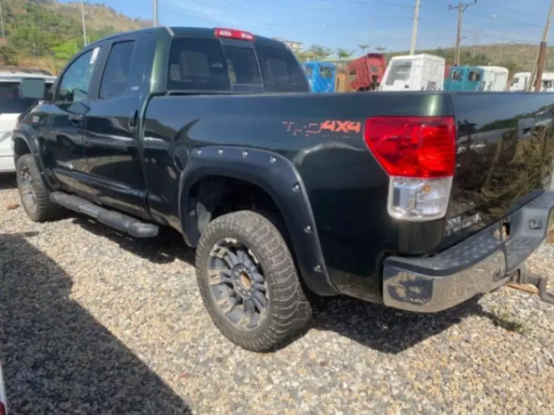 Toyota Tundra   - 2010