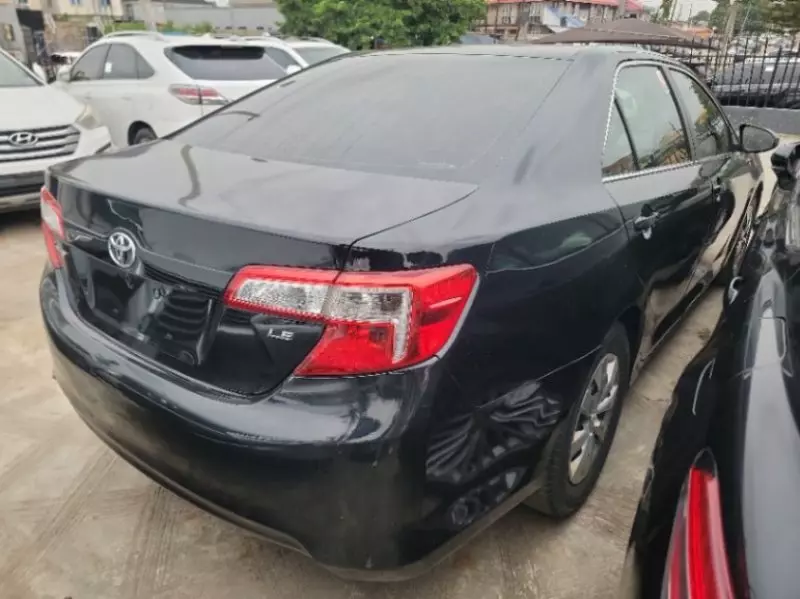 Toyota Camry   - 2012