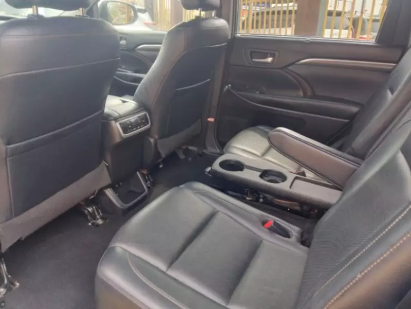 TOYOTA Highlander   - 2019