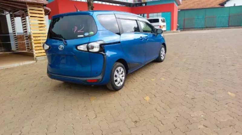 Toyota Sienta   - 2018