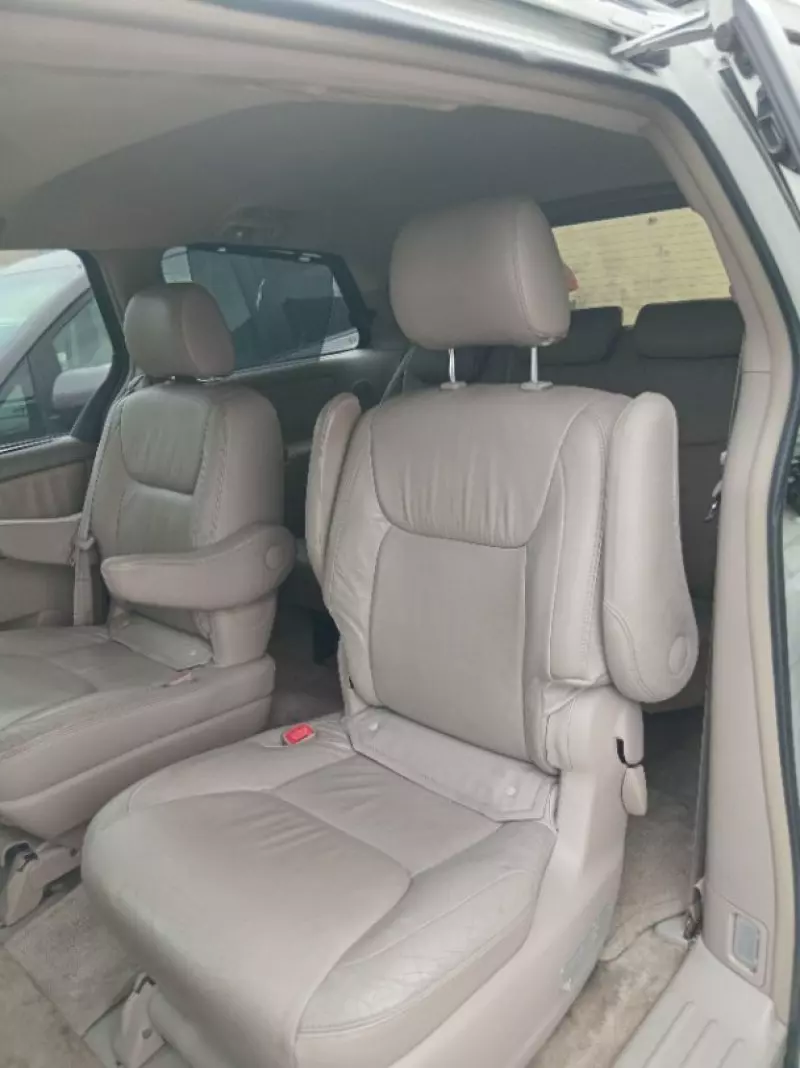 Toyota Sienna   - 2006