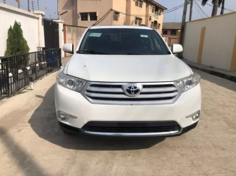 Toyota Highlander   - 2012