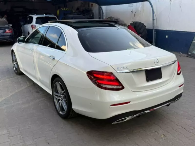 Mercedes-Benz E200   - 2018