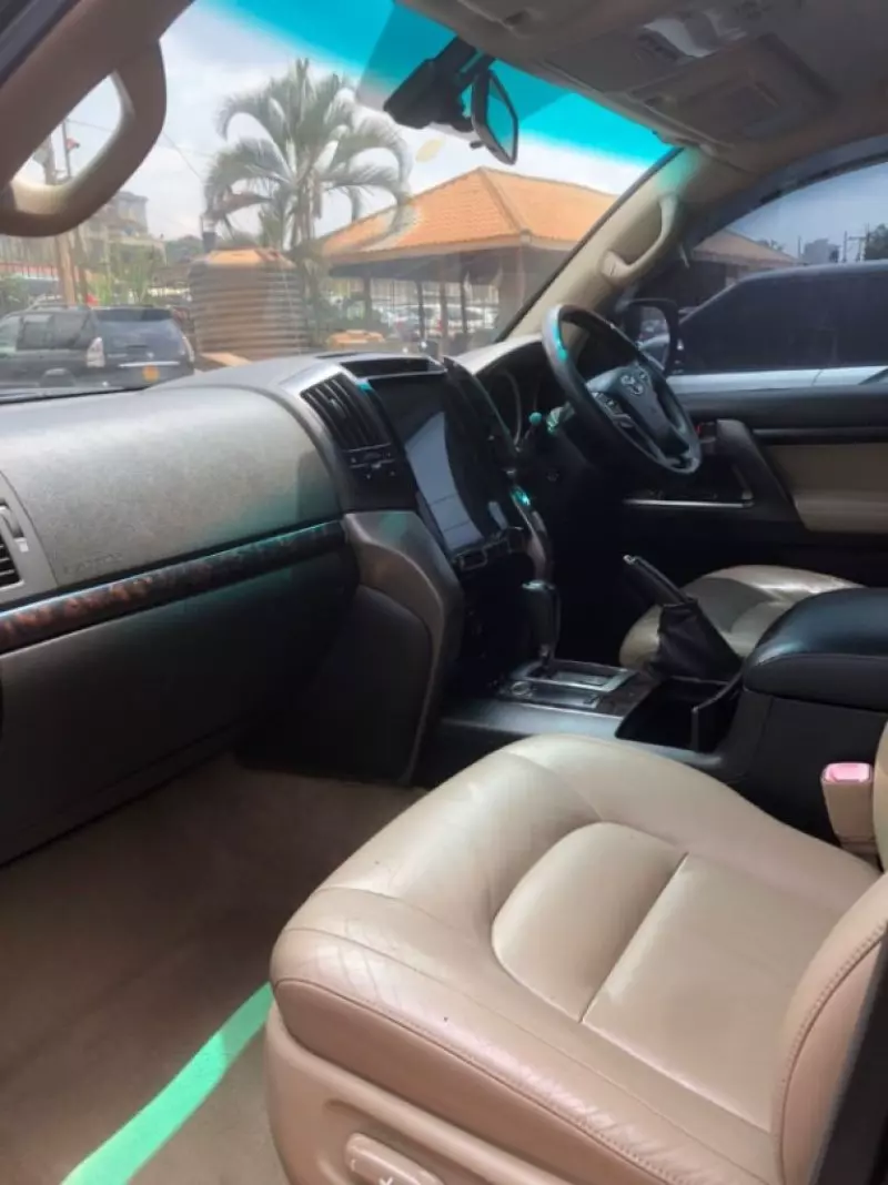 Toyota  Land Cruiser VXR V8   - 2008