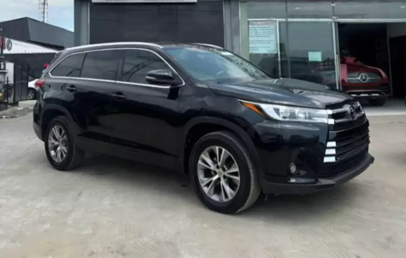 Toyota Highlander   - 2015