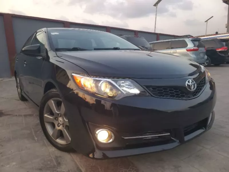 Toyota Camry - 2014