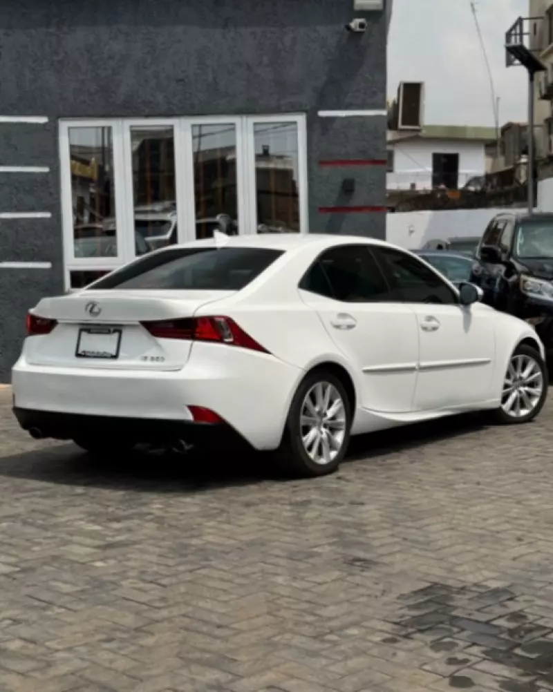 Lexus IS 250   - 2014