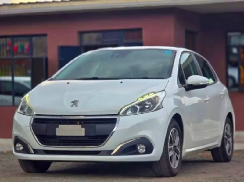 Peugeot 208   - 2018