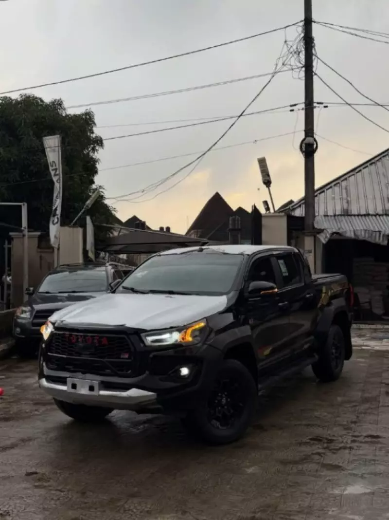 TOYOTA Hilux - 2020