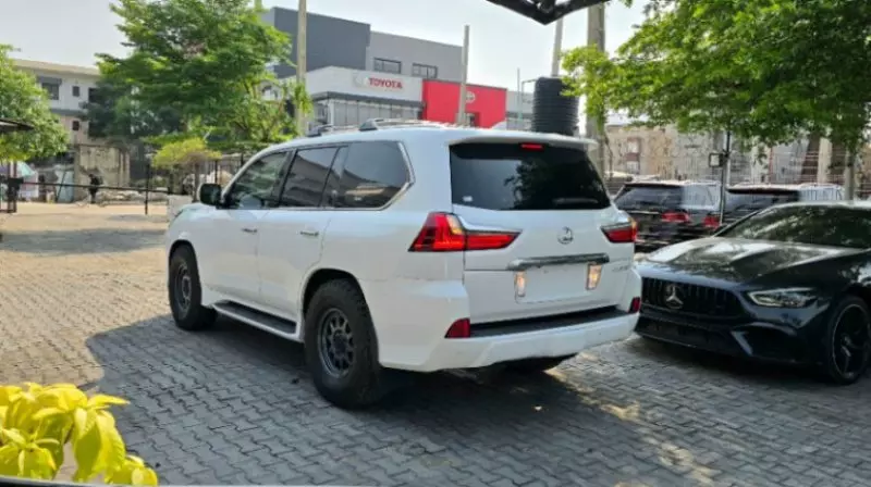 Lexus LX   - 2016
