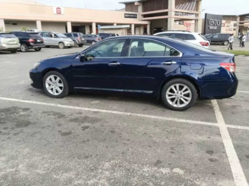 Lexus ES 350   - 2012