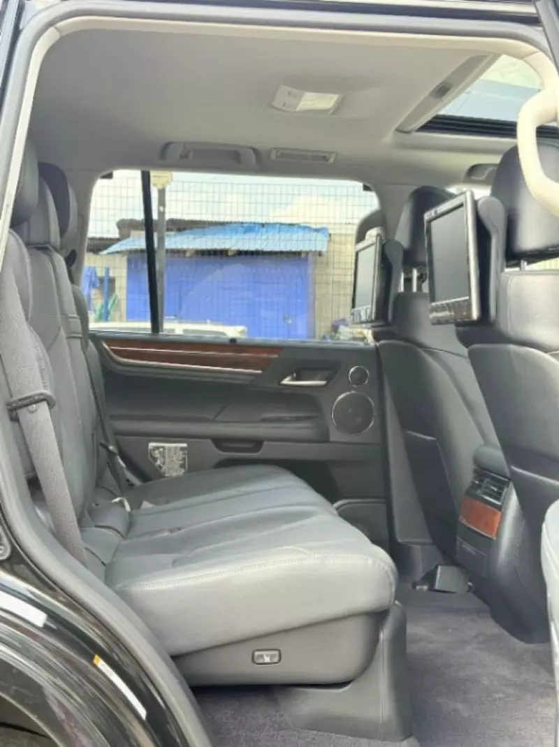 Lexus LX   - 2017