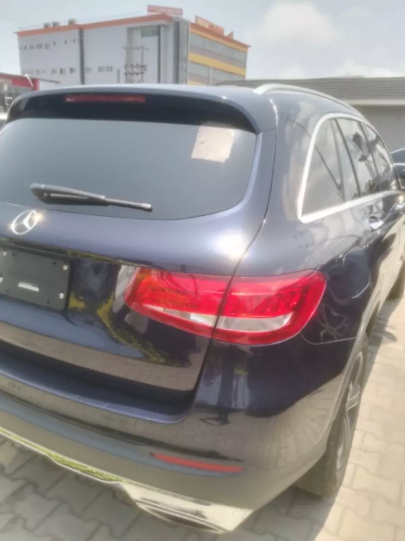 Mercedes-Benz GLC 300   - 2016