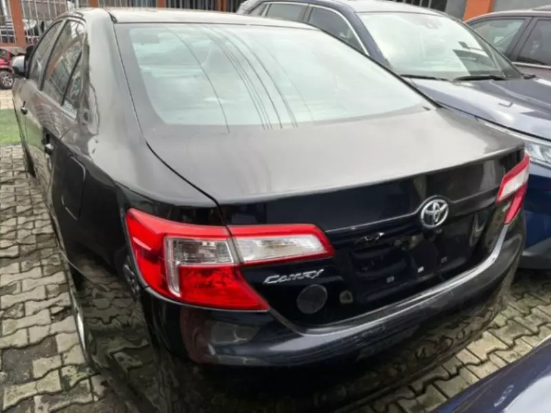 Toyota Camry   - 2013