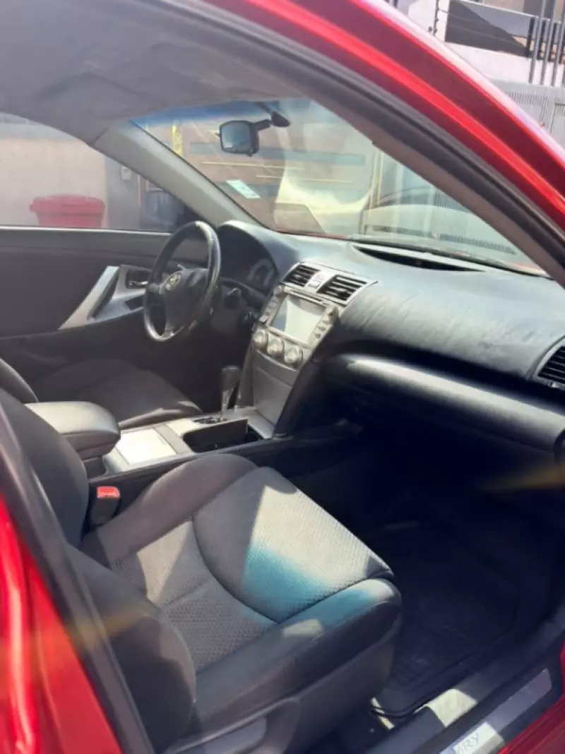 TOYOTA Camry   - 2010