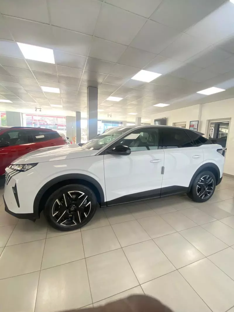 Peugeot 3008   - 2025