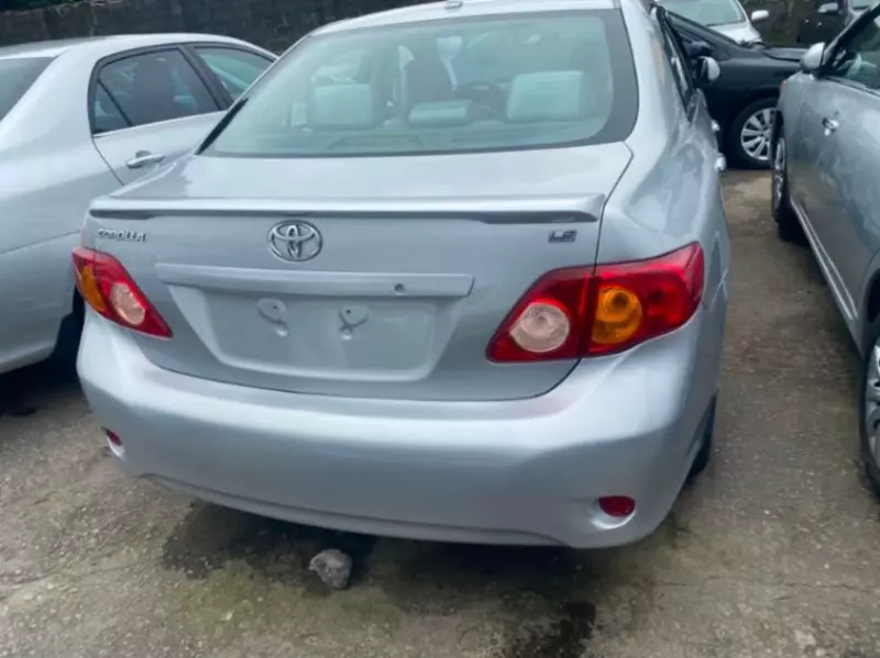 TOYOTA Corolla   - 2010