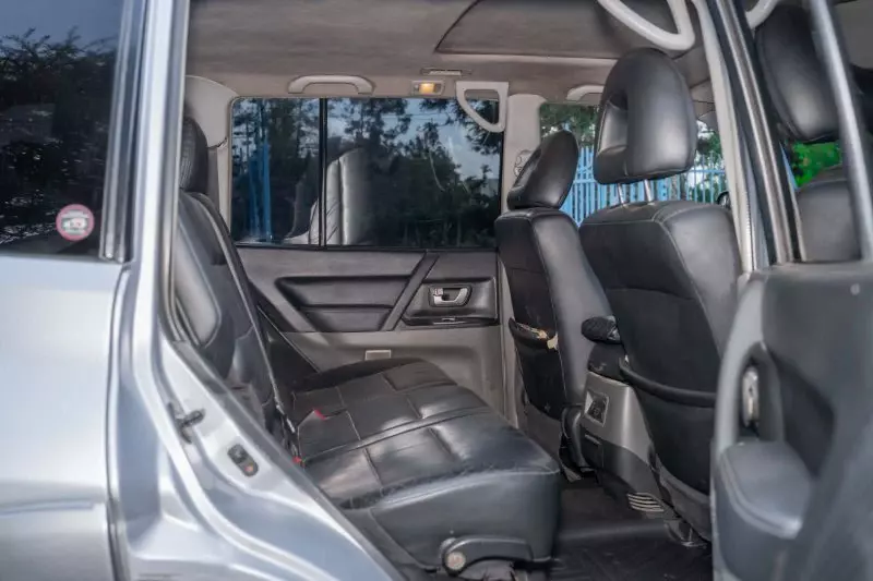 Mitsubishi Pajero   - 2004