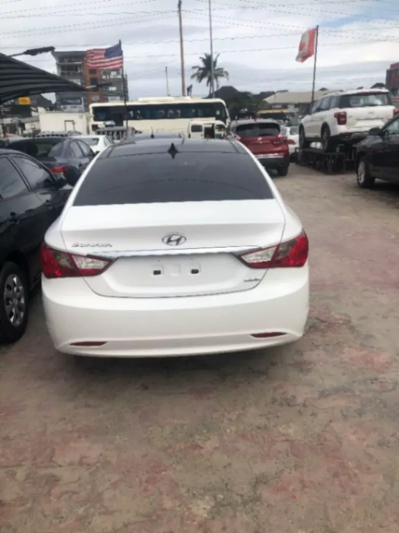 Hyundai SONATA 2,0L BVA GL   - 2011