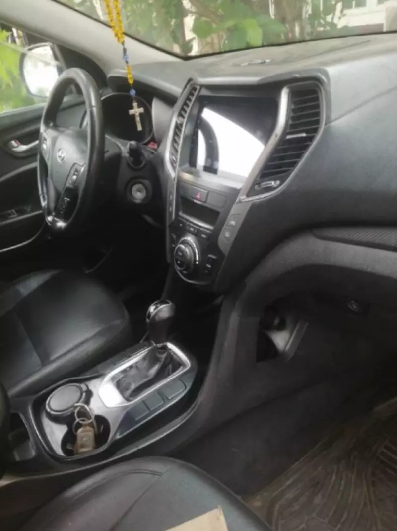 Hyundai Santa Fe   - 2014