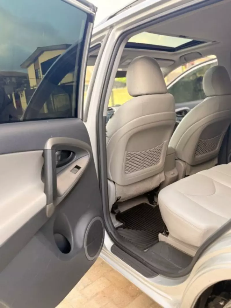 Toyota RAV 4 - 2012