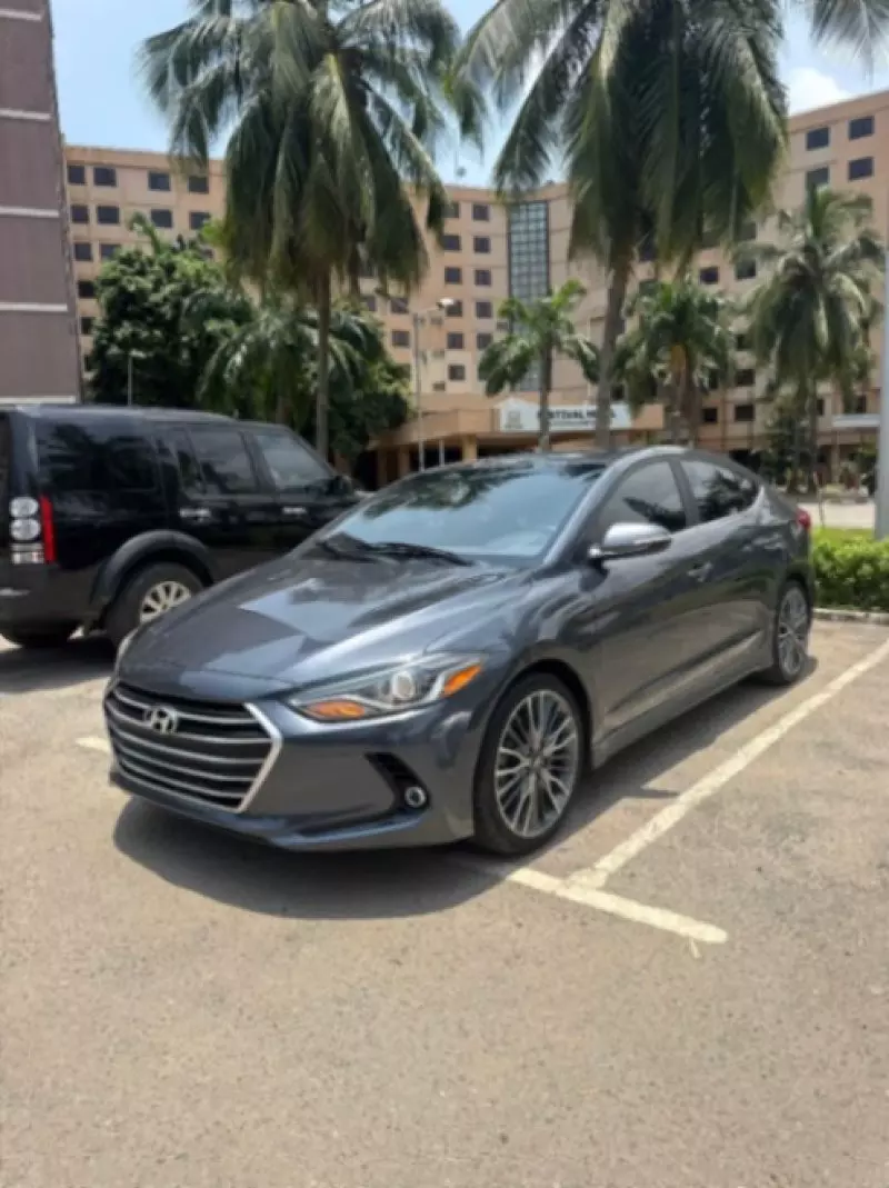 Hyundai Elantra   - 2018