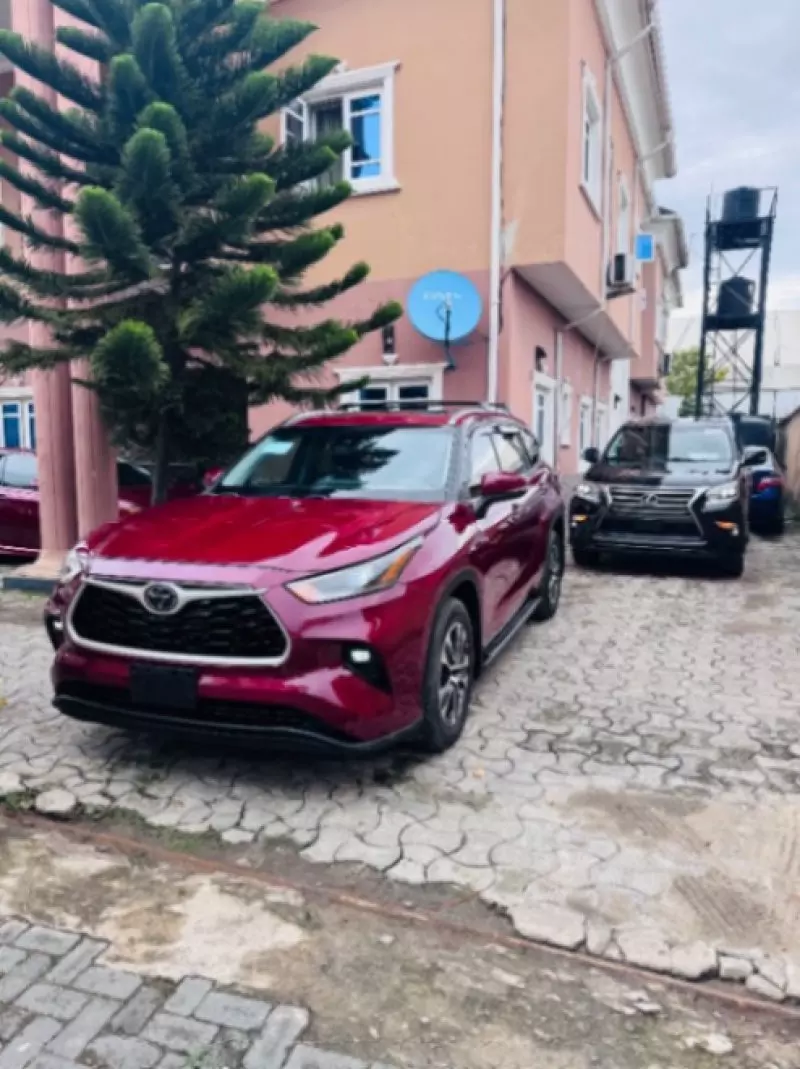 TOYOTA Highlander - 2021