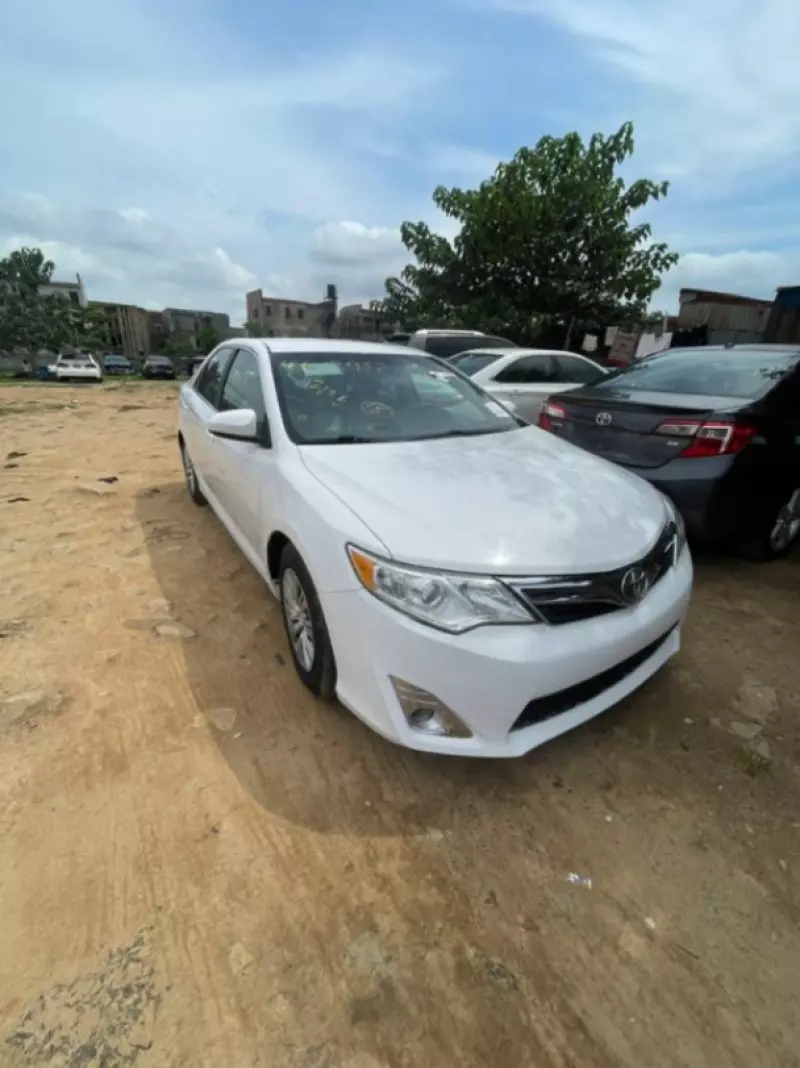 TOYOTA Camry   - 2012