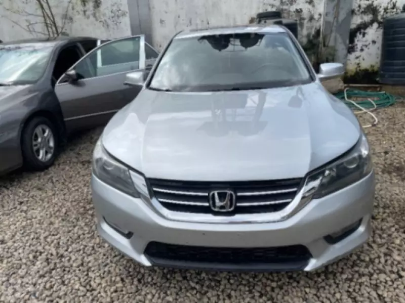 Honda Accord   - 2012