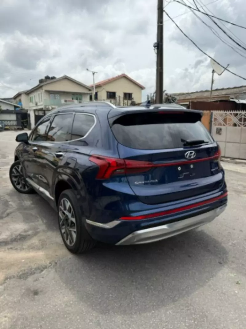 Hyundai Santa Fe   - 2022