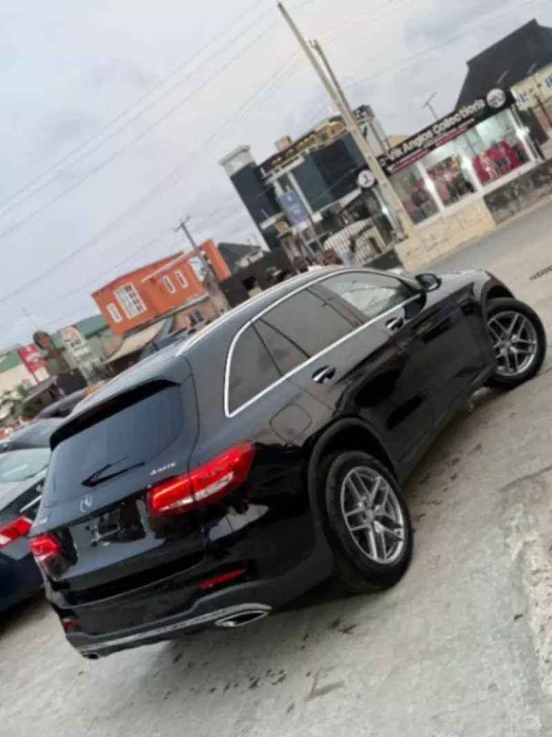 Mercedes-Benz GLC 300   - 2017