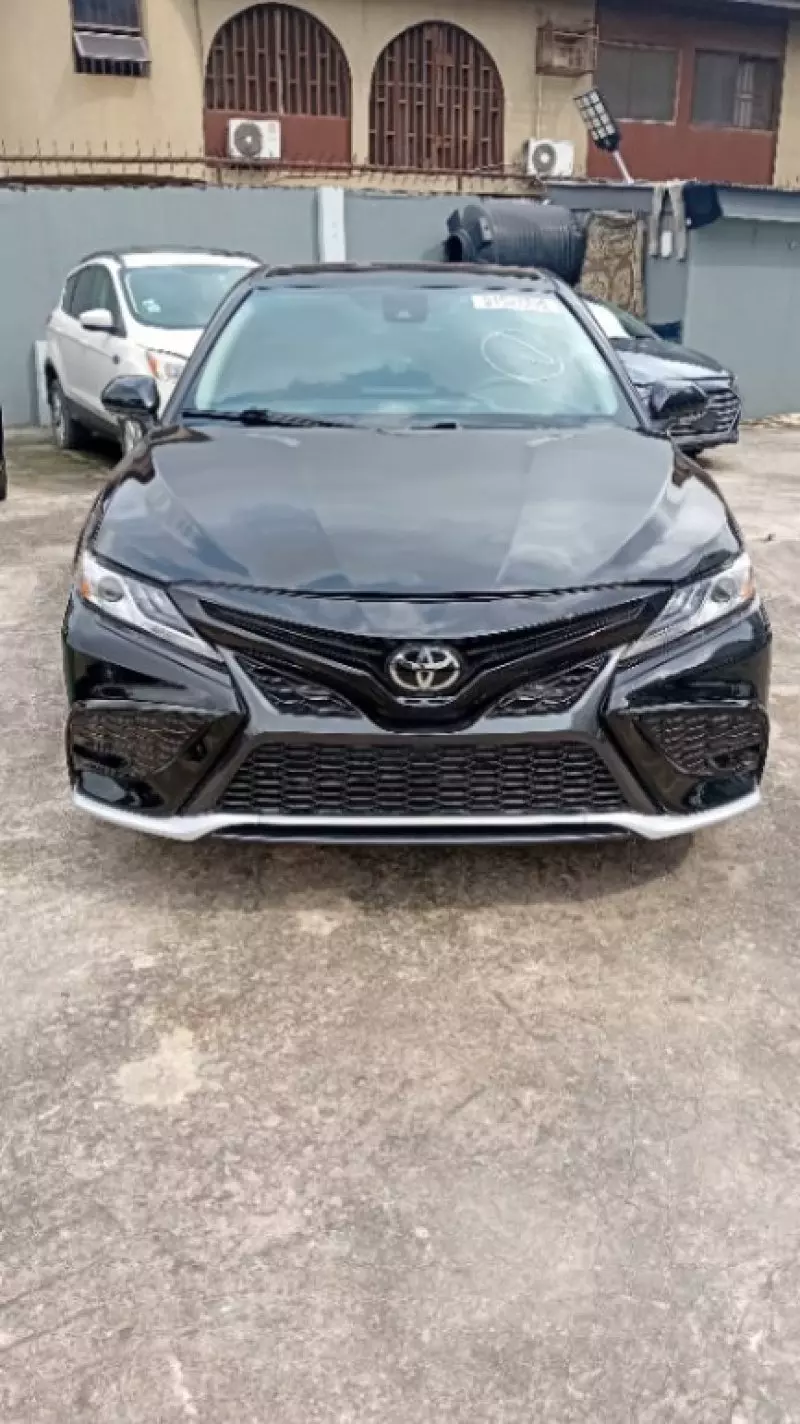 Toyota Camry - 2021