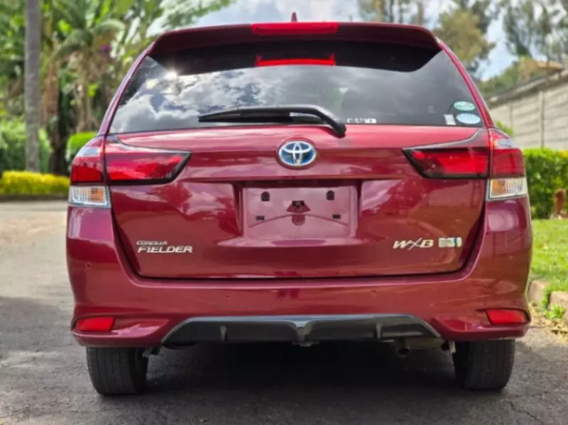Toyota Fielder hybrid    - 2018