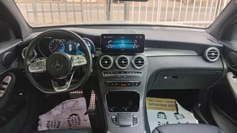 Mercedes-Benz GLC 300   - 2022