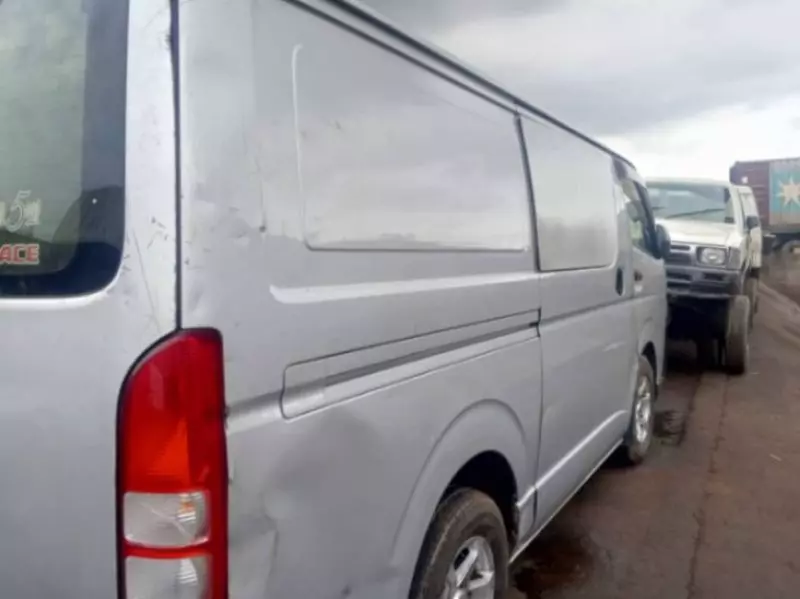 Toyota Hiace   - 2013