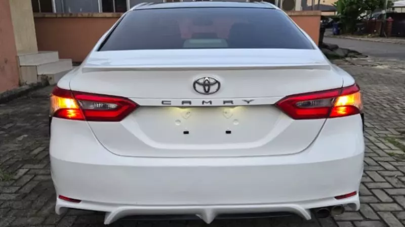 Toyota Camry   - 2018