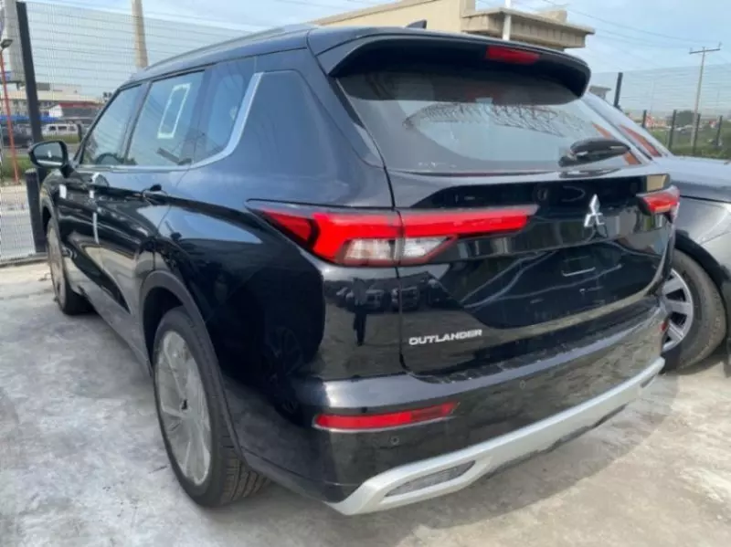 Mitsubishi OUTLANDER   - 2024